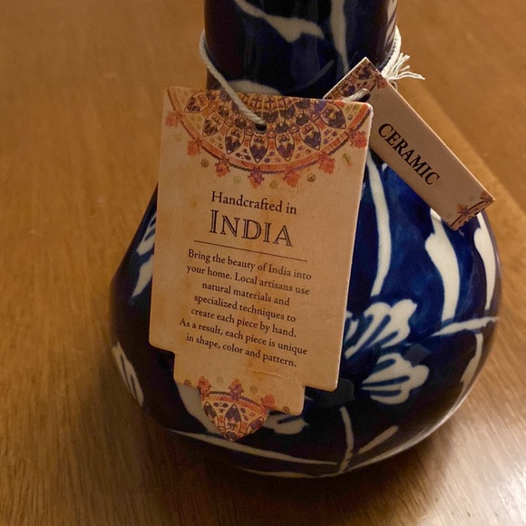 Ceramic Vase - Picture 6 of 6